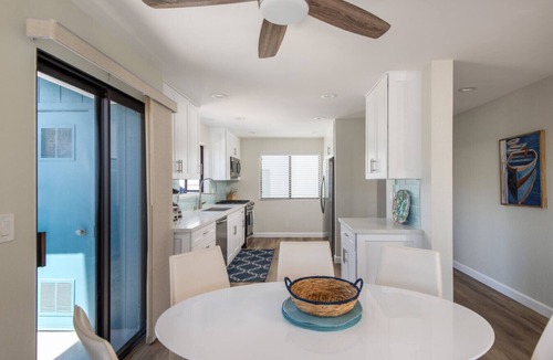 South Mission Beach Villa | Bay Breeze