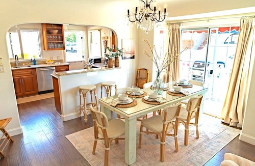 Belmont Shore House | Bay front beach home, steps to the sand, shopping & dining. Parking, AC - clean!