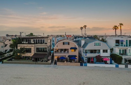 Central Mission Beach House | Bay View I by AvantStay Stylish Mission Beach Home on the Sand!