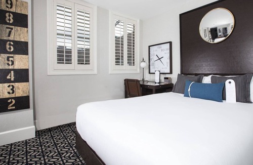South Beach Hotel | Bay View Room w/Living Area | Stay Close to Downtown