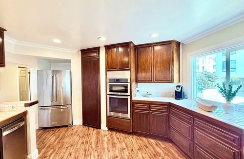 Crown Point Condo | BAYFRONT 4 Bdrm, 2 Masters, Condo w/Priv. Deck & Jacuzzi A/C Sleeps 8+, 2 Park