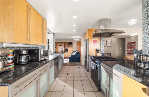 Bay Ho House | Bayside Bliss House - Pool, Spa, Views