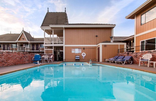 Downtown Hotel | Bayside Inn & Suites