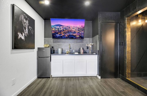 Las Vegas House | Beach Retreat in the heart of Las Vegas