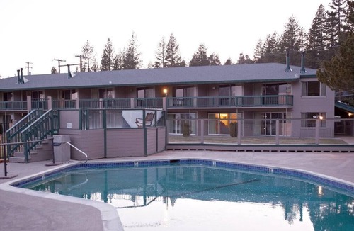 Tahoe Vista House | Beachside1 bedroom unit at Tahoe Sands Resort - Sleeps 4