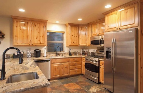 Big Bear Lake House | Bear Mtn Chalet. Walk 2 Zoo, Bear Mtn, Golf. Games