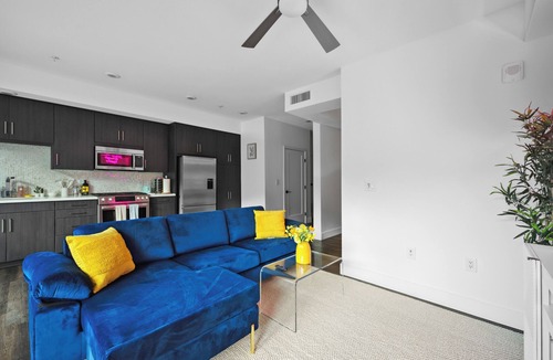 Marina del Rey Apartment | Beautiful 1-bedroom apartment in charming MdR with pool and free parking