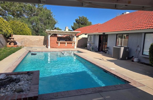 Lancaster House | Beautiful 2-bedroom house with AC in pleasant Lancaster, CA