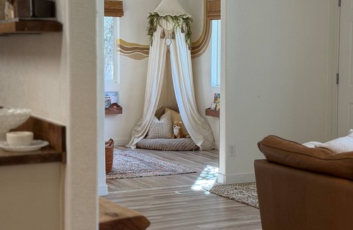 Kaweah House | Beautiful Home Near Dining, 8 Miles to Sequoia National Park