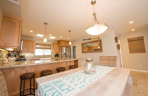 Mission Beach House | Beautiful N. Mission Beach house, AC, Steps to the Ocean and bay, 300+ 5star