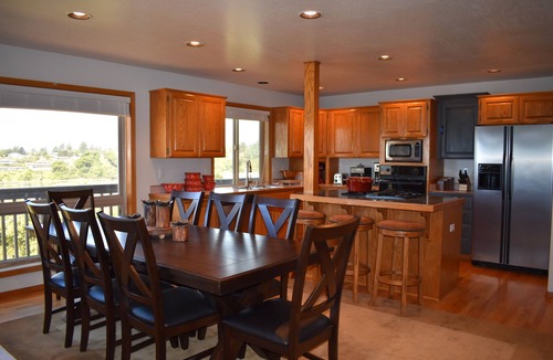Harbor House | Beautiful Ocean View Home On The Majestic Coast Of Oregon The Blue Heron