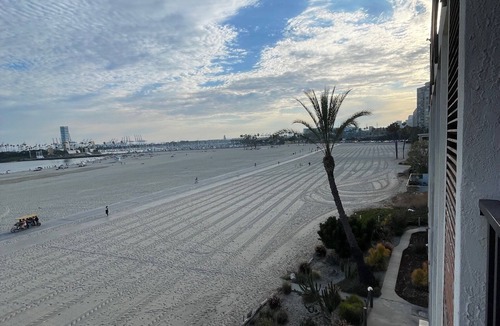 Alamitos Beach Condo | Beautiful Oceanfront Studio in Heart of Long Beach