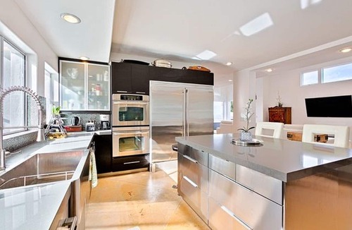 Arch Beach Heights House | Big Discount for Oct & Nov for pet owners! Gorgeous views!