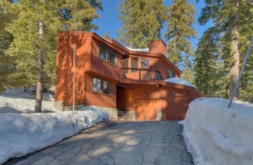 Alpine Meadows House | Big John at Alpine Meadows by Tahoe Getaways - Mountain Views, Cozy Fireplace, Shuttle to Slopes!