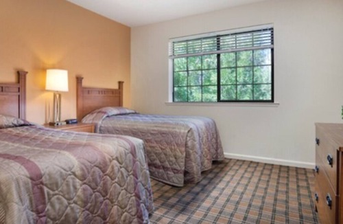 Nice Condo | BLOCK WM Clear Lake 2BR
