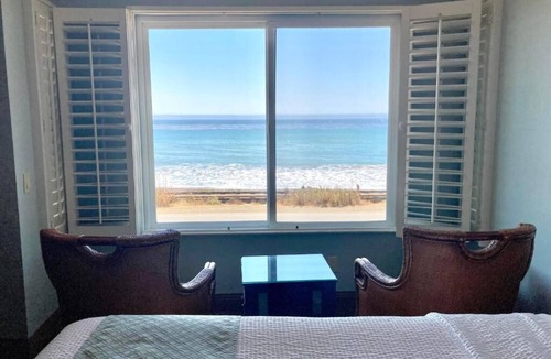 San Simeon Hotel | Blue Dolphin Inn
