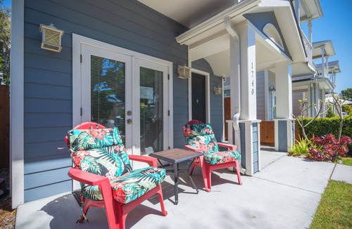 Pacific Beach House | Blue Heron Beach House - Near the Beach with a backyard and bikes!