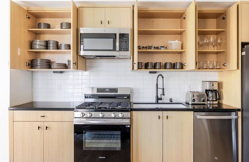 East Hollywood Apartment | Blueground | East Hollywood, rooftop, nr Hollywood Bowl