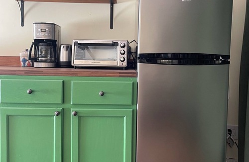 Ventura Apartment | Bohemian Tract House- studio in peaceful Ventura perfect for your getaway