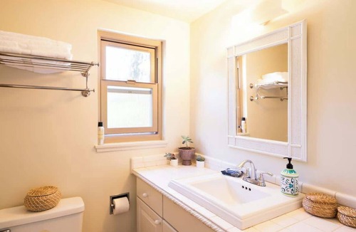 La Playa House | Boho Flat 1 block from exclusive beach!