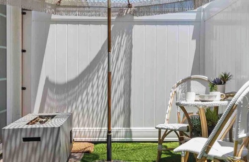 North Clairemont Cottage | Boho Pink Retreat w/Kitchen, Patio, Laundry!