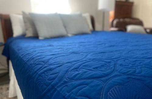 Eastside House | BonVoyage-Sleep&Sail Overnight Stays-Sleeps 6-8