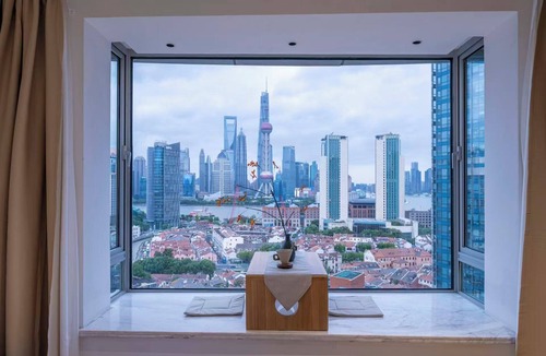 Downtown Shanghai Bed & Breakfast | Book and Bed - East Nanjing Road