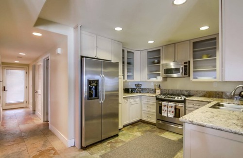 Mission Beach Condo | BOOK THIS AMAZING OCEANFRONT CONDO RIGHT IN MISSION BEACH! GREAT AMMENTIES.