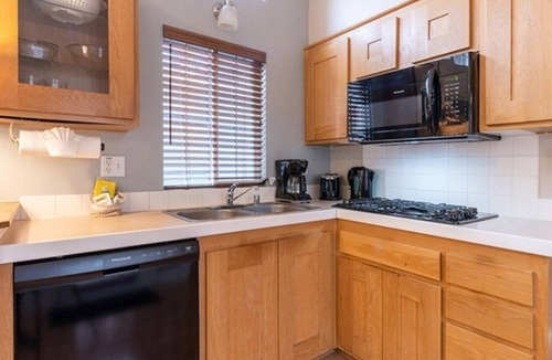 Napa Cottage | BottleRock Weekend Resort-1 mile to Festival-Sleeps 4-Free Parking-Late Checkout