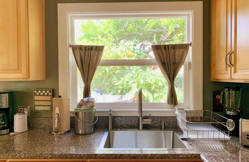 Temescal House | Boutique Garden Apartment -Temescal, Oakland - just 2 blocks from BART