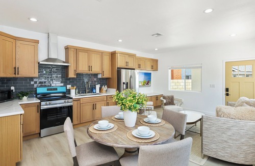 Fountain Valley House | Brand New Stylish 3BR Guest House in heart of Fountain Valley