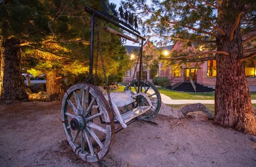 Mount Charleston Hotel | Bridal Suite | All-Season Mountain Retreat with Free Parking & Entertainment