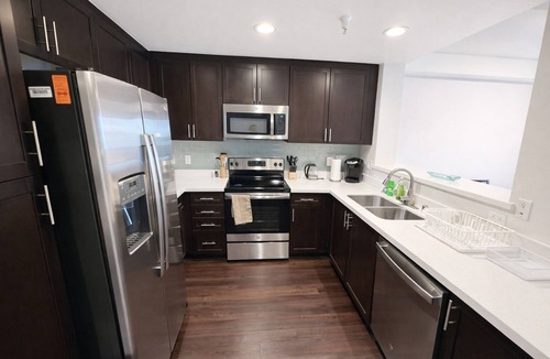 Westwood Apartment | Bright 2BR/2BA w/Balcony in Westwood Near UCLA Campus