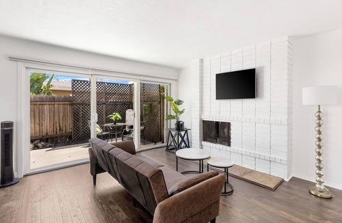 Orange Apartment | Bright & Airy 2-bed apt, Close to Chapman UCI, In-Unit W/D, Convenient & Private