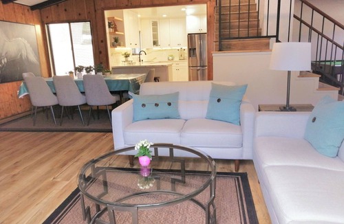 Torrance House | Bright beach-city home — newly renovated. Only 3 mi. from SoCal beaches!