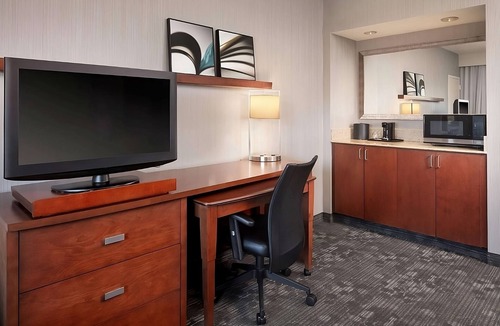 Laguna Hills Hotel | Bright Getaway Near Waterpark w/Pool & Gym Access | 3 Units