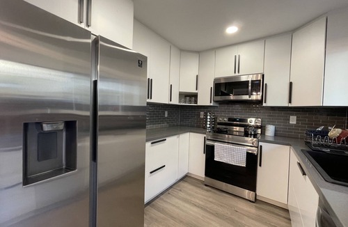 Santa Clara House | Bright modern home near Santana Row, Apple
