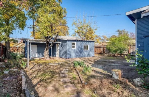 Raisin House | Bright & New Back House KING Tower District