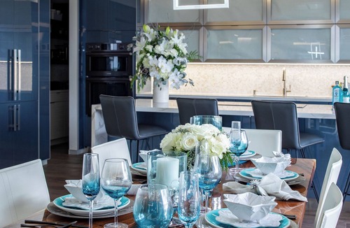 Gas Lamp Section House | Bring the Group or large family to this 7 bedroom/7 bath home in Manhattan Beach
