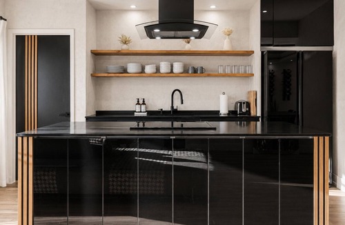 Burbank House | Burbank Getaway