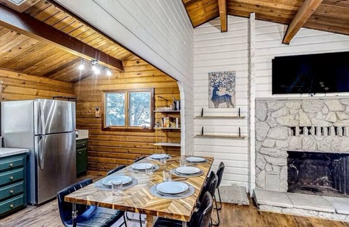 Cedar Ridge Cabin | CABIN RETREAT IN THE TREES WITH HOT TUB & CLOSE TO ROLLINS LAKE