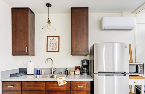 Chevy Chase Apartment | Canyon Guesthouse