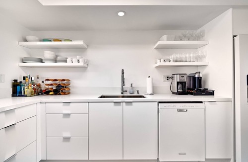Canyon Corridor Condo | Canyon View Estates - Mid Century-Palmer & Krysel Architecture