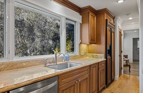 Northwest Carmel House | Carmel Seahorse 3 blocks to Carmel Beach New Hardwood Floors, Paint, Linens
