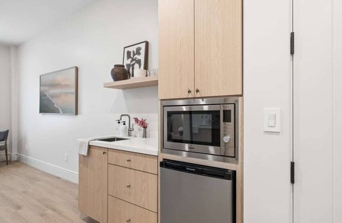 Oak Park Apartment | Casa Iglesia Studio 203