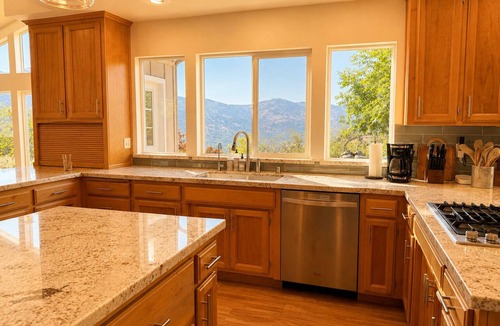 Three Rivers House | Casa Sequoia | Mountaintop Retreat Hot Tub Views