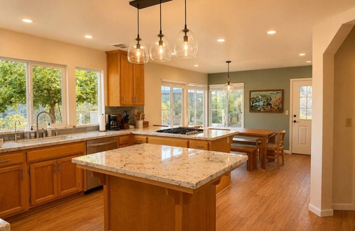 Three Rivers House | Casa Sequoia | Mountaintop Retreat Hot Tub Views