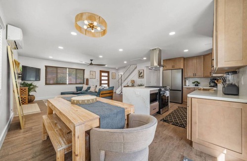Olde Carlsbad House | Casa Sol - 4 Bed, Sleeps 8, Bike to Lagoon + Beach