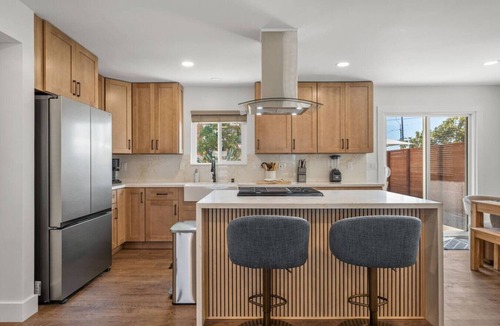 Olde Carlsbad House | Casa Sol - 4 Bed, Sleeps 8, Bike to Lagoon + Beach