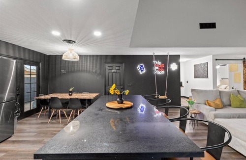 Paradise House | Casa Viva Las Vegas Luxury Vacation Rental
